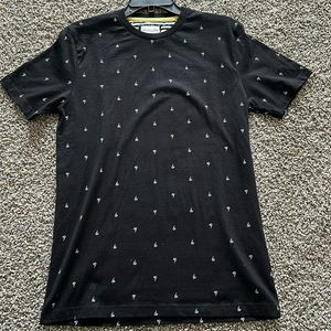 White and black palm tee